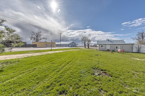 Photo of TBD SE 5th Ave, Ontario, OR 97914 (MLS # 98980949)