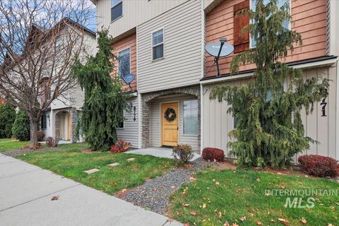 Photo of 8779 W Pine Valley Ln, Boise, ID 83709 (MLS # 98968791)