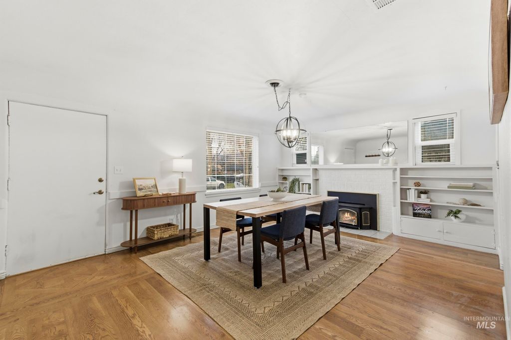 Photo of 1551 W Salem St, Boise, ID 83705 (MLS # 98976082)