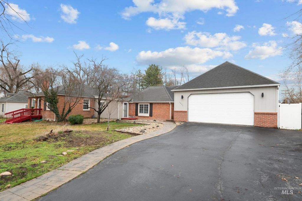 Photo of 1551 W Salem St, Boise, ID 83705 (MLS # 98976082)