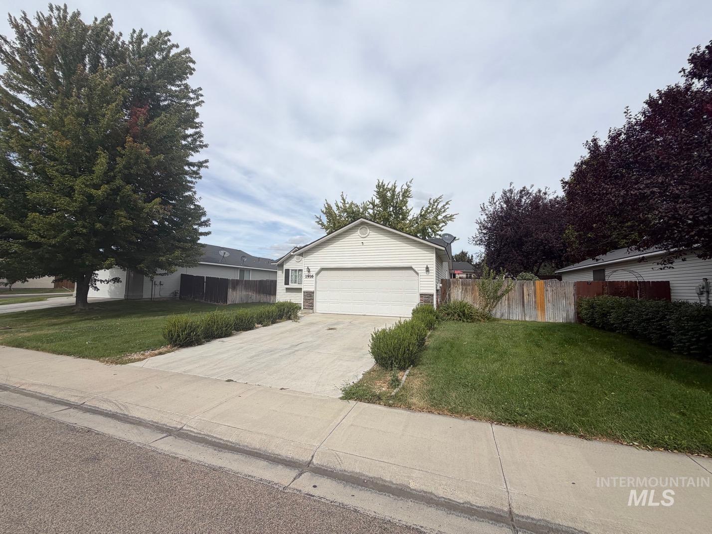 1916 W Havenwood Ave