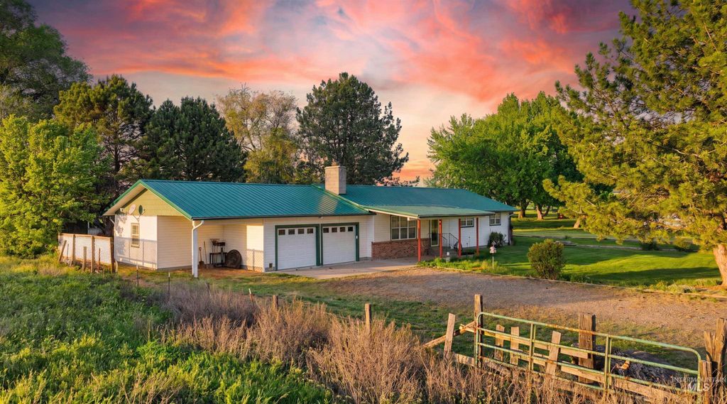 Photo of 3421 Hwy 201 #HWY 201, Nyssa, OR 97913 (MLS # 98985545)