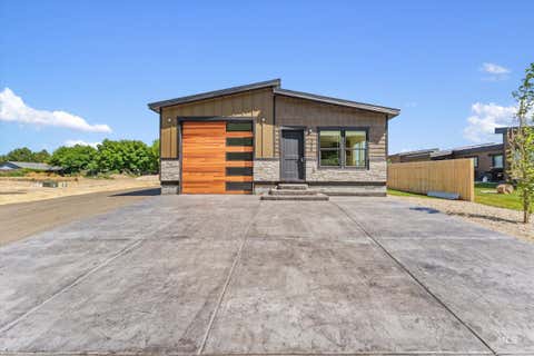 Photo of 398 W London St, Middleton, ID 83644 (MLS # 98991392)