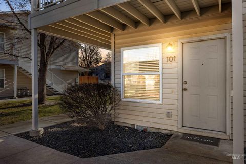 Photo of 8909 W Irving St #101, Boise, ID 83704 (MLS # 98970907)