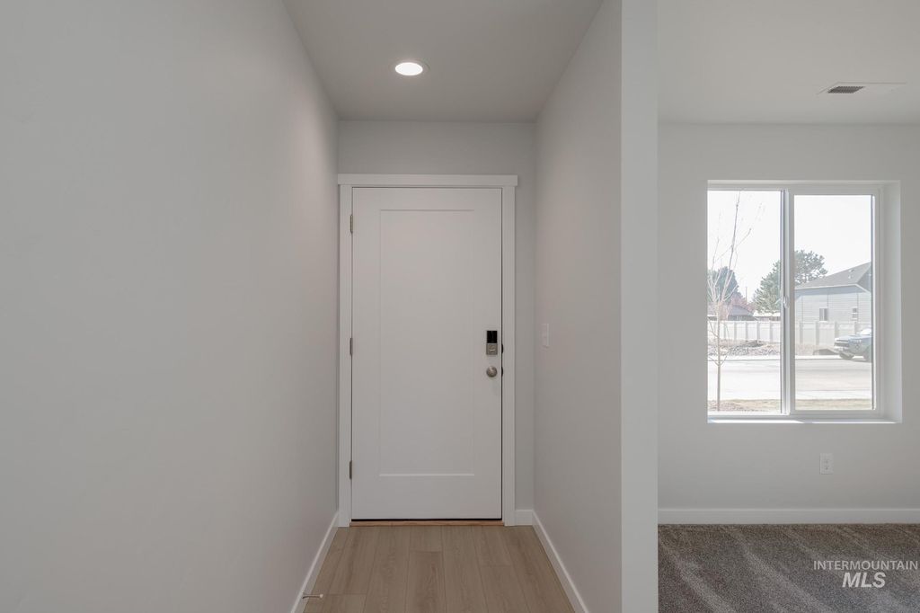 Photo of 784 Strike Eagle St, Mountain Home, ID 83647 (MLS # 98963987)