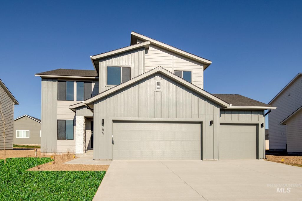 Photo of 784 Strike Eagle St, Mountain Home, ID 83647 (MLS # 98963987)