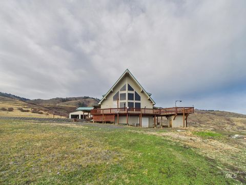 Photo of 190 Meadow View Ln, White Bird, ID 83530 (MLS # 98969870)