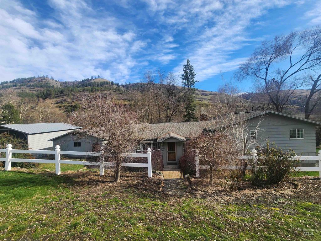 Photo of 196 Main St, Juliaetta, ID 83535 (MLS # 98976528)