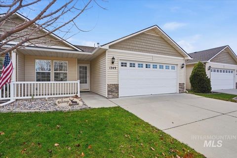 Photo of 1349 E Willowbrook Ct, Meridian, ID 83646 (MLS # 98969071)