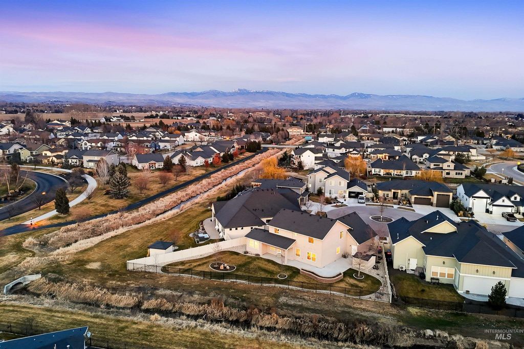 Photo of 1175 N Champions Pl, Eagle, ID 83616 (MLS # 98973864)