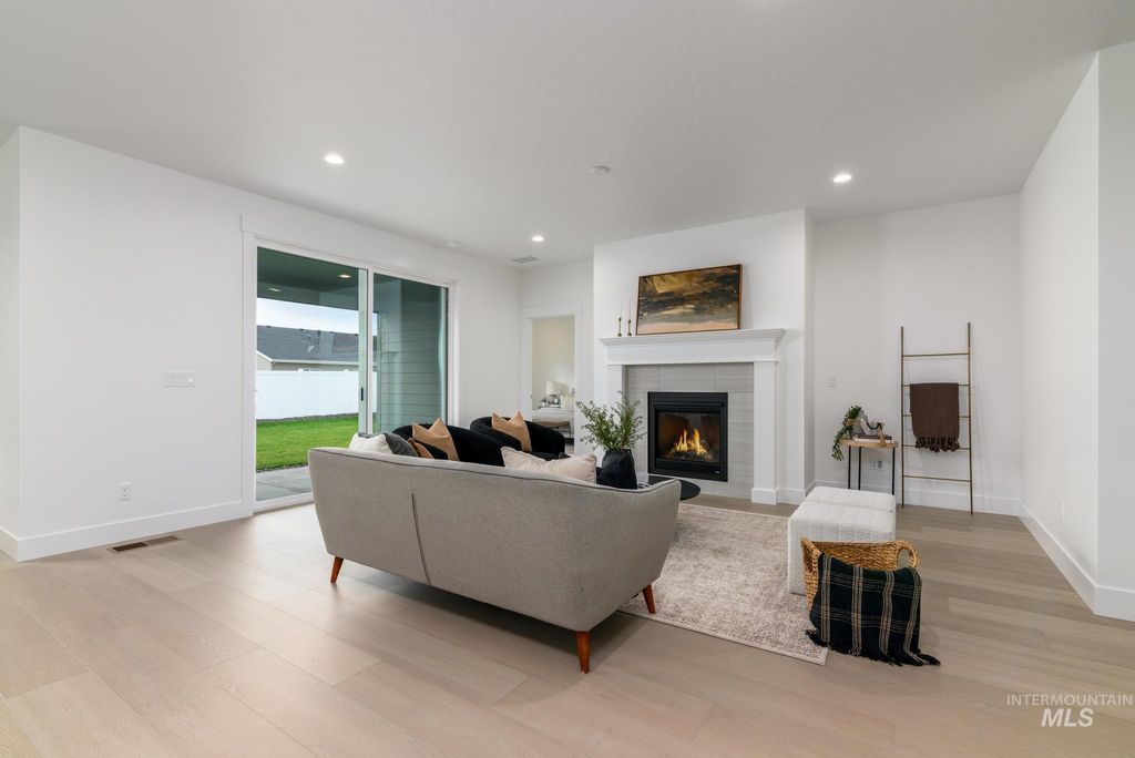 Photo of 1481 N Burnam Ave, Star, ID 83669 (MLS # 98981658)