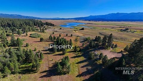 Photo of 2 Joshua Drive, Cascade, ID 83611 (MLS # 98978354)