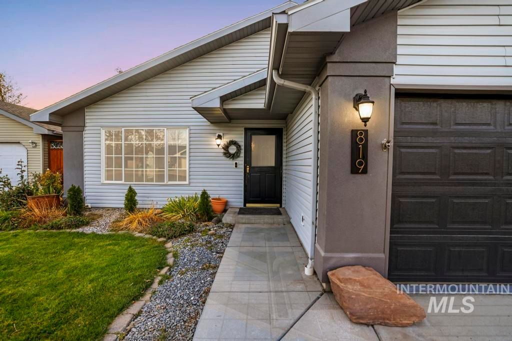 Photo of 819 Eastland Park Drive, Twin Falls, ID 83301 (MLS # 98966336)