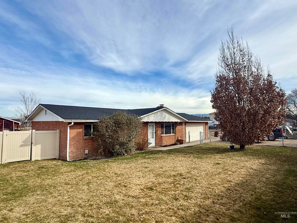 Photo of 3890 E Victory Rd, Meridian, ID 83642 (MLS # 98976378)