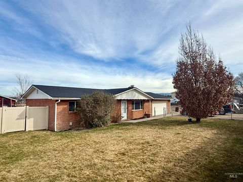 Photo of 3890 E Victory Rd, Meridian, ID 83642 (MLS # 98976378)