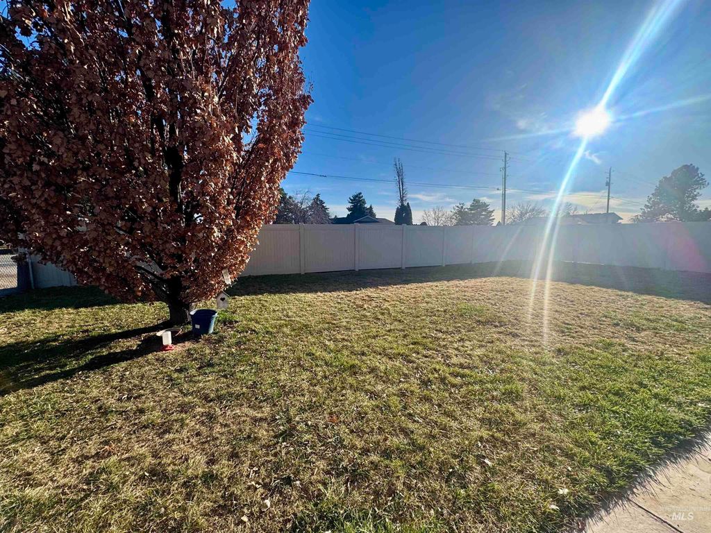 Photo of 3890 E Victory Rd, Meridian, ID 83642 (MLS # 98976378)