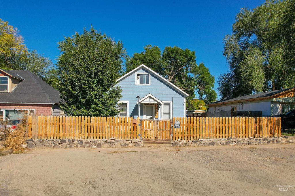 Photo of 320 3rd Ave W Ave, Jerome, ID 83338 (MLS # 98964601)