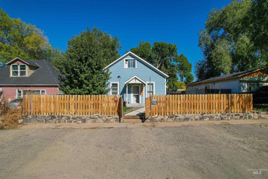 Photo of 320 3rd Ave W Ave, Jerome, ID 83338 (MLS # 98964601)