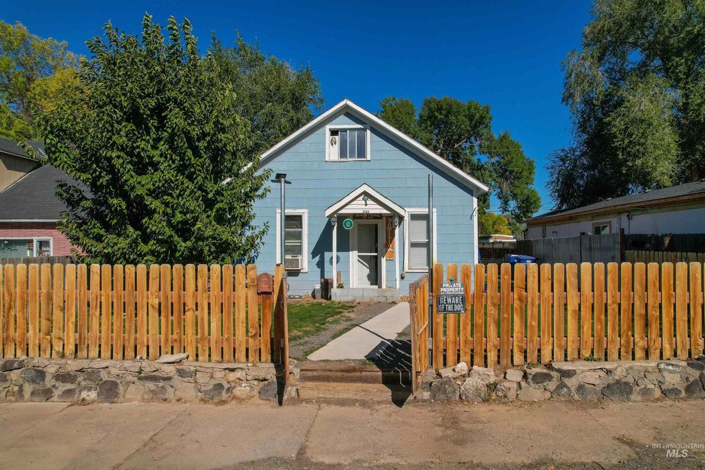 Photo of 320 3rd Ave W Ave, Jerome, ID 83338 (MLS # 98964601)