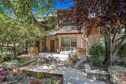 Photo of 1275 E Lone Creek Dr, Eagle, ID 83616 (MLS # 98991397)