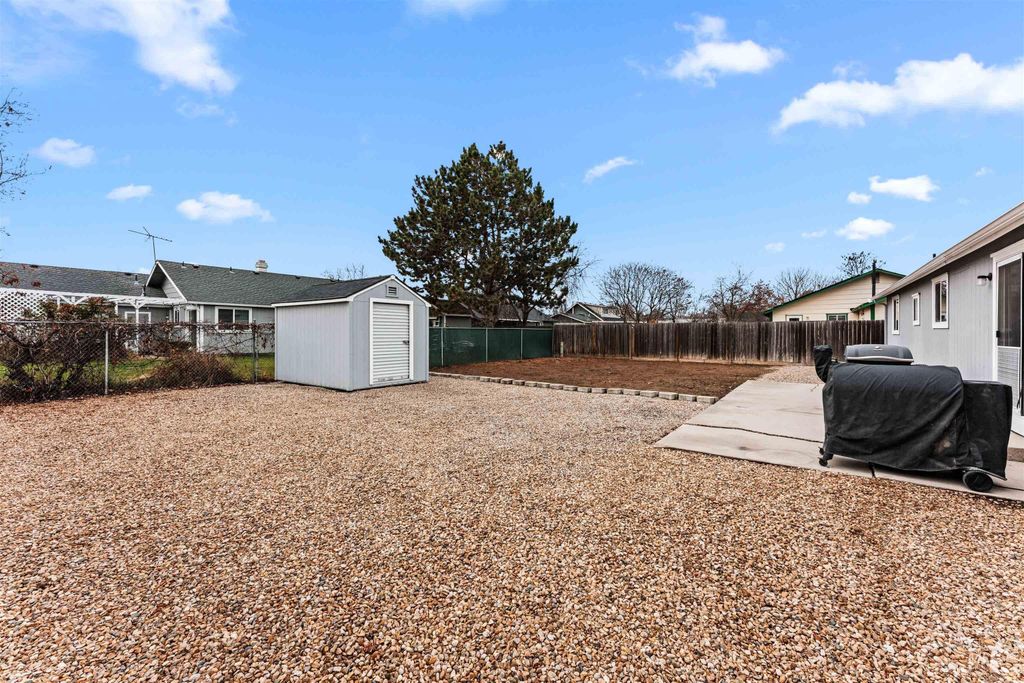 Photo of 10099 W Sagramore Ave, Boise, ID 83704 (MLS # 98969360)