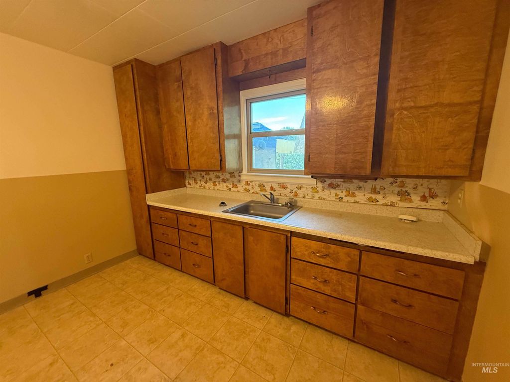 Photo of 444 E 4th Ave, Glenns Ferry, ID 83623 (MLS # 98961845)