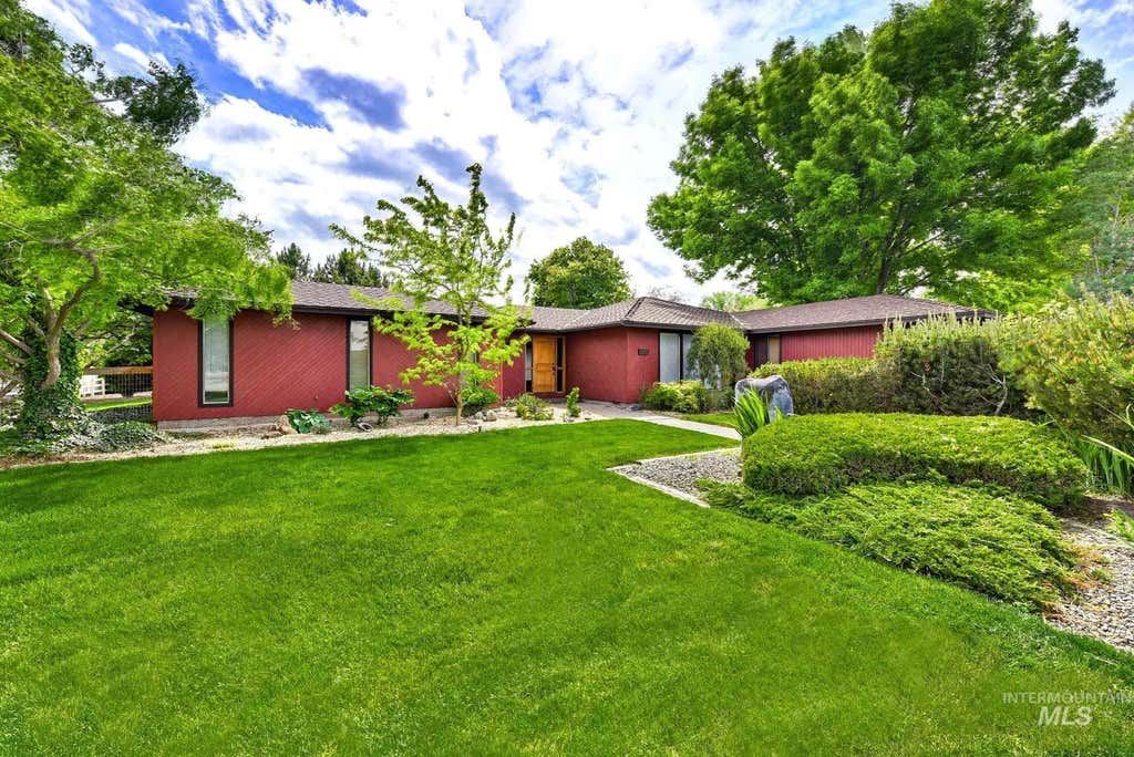 Photo of 812 E Linden St, Caldwell, ID 83605 (MLS # 98986964)
