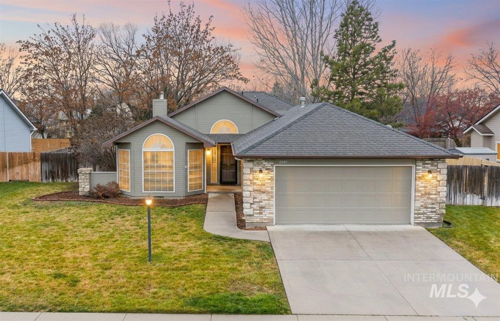 Photo of 2507 N Valmet Ave, Meridian, ID 83646 (MLS # 98969455)