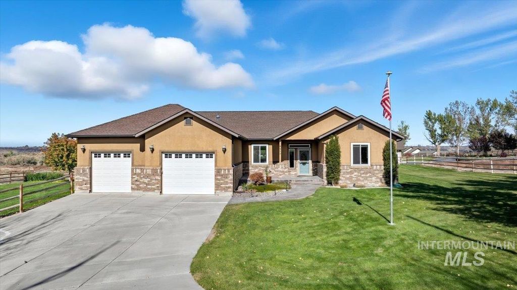 Photo of 4477 Silver Lakes Ct, Buhl, ID 83316 (MLS # 98964573)
