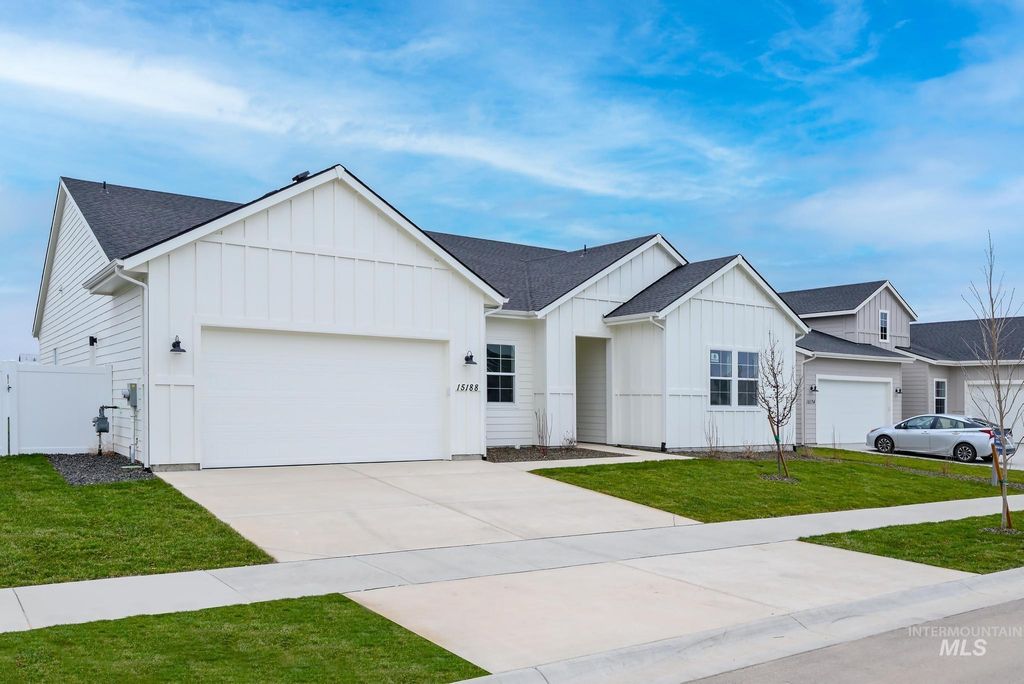 Photo of 15188 Steel Cloud Ave, Caldwell, ID 83607 (MLS # 98974844)