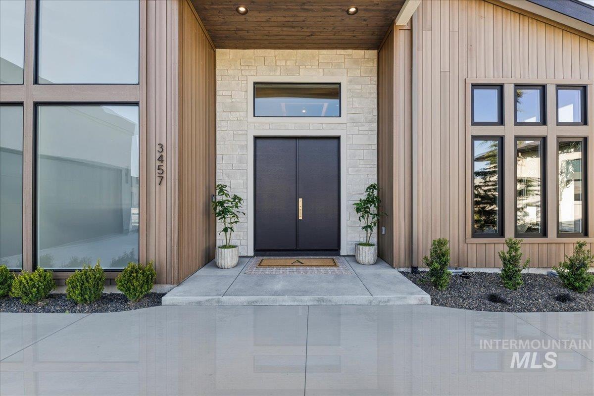 3457 N Harvest Moon Way