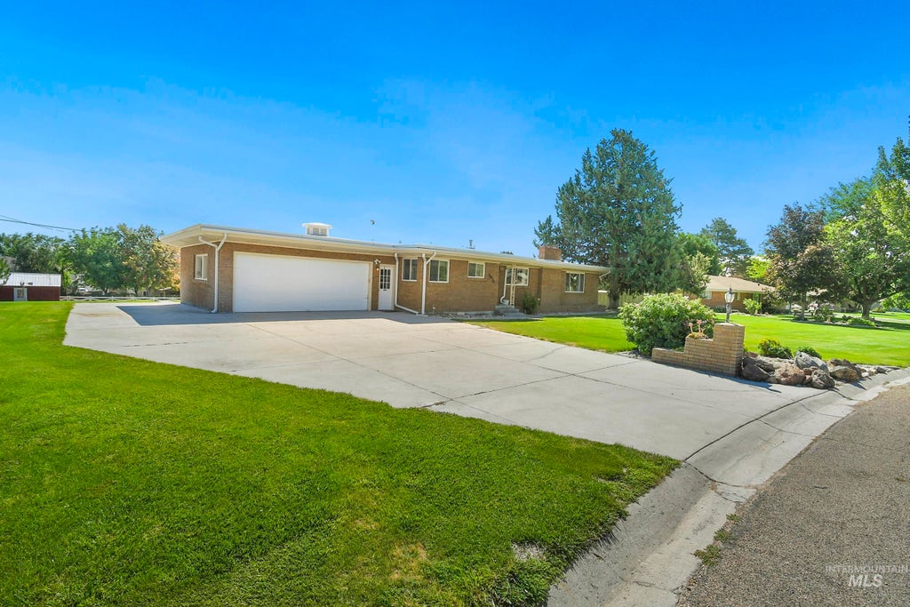 Photo of 3624 Vista Dr, Nampa, ID 83686 (MLS # 98993689)