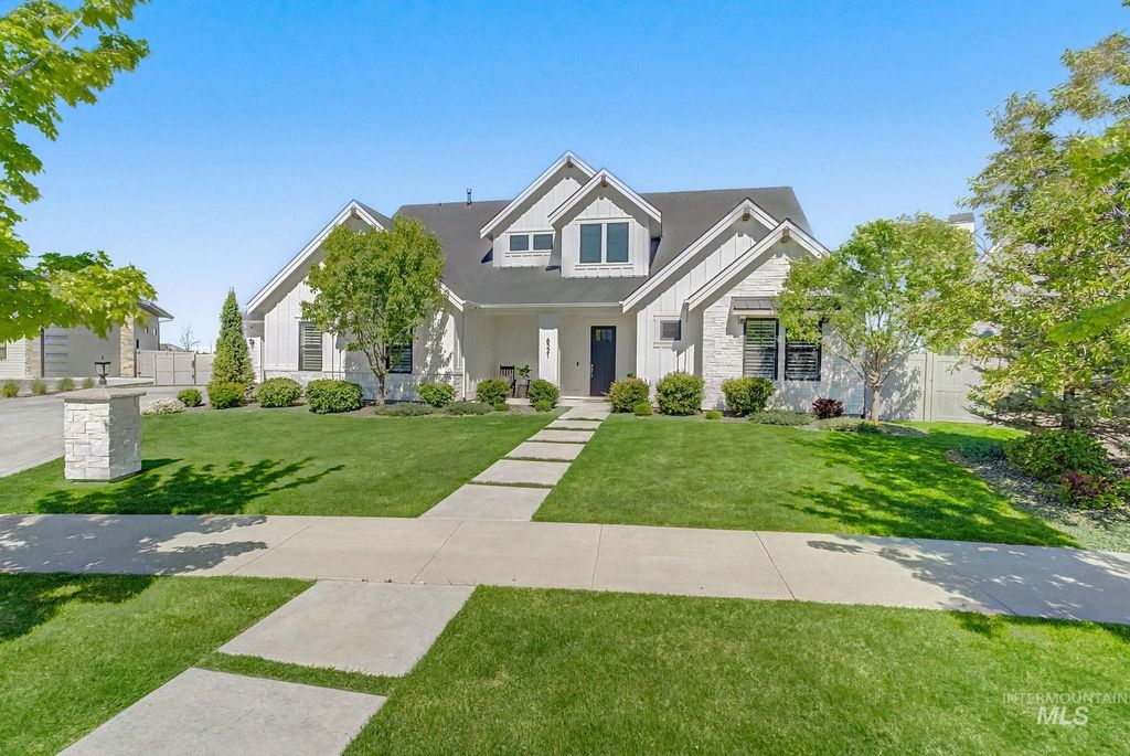 Photo of 6521 S Pemberley Way, Meridian, ID 83642 (MLS # 98985651)