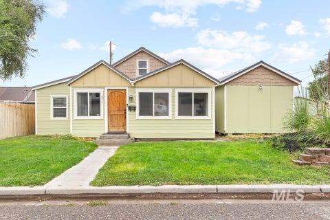 Photo of 474 Harrison St. W ST, Vale, OR 97918 (MLS # 99001293)