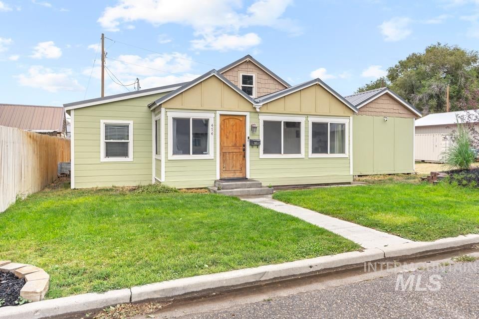 Photo of 474 Harrison St. W ST, Vale, OR 97918 (MLS # 99001293)