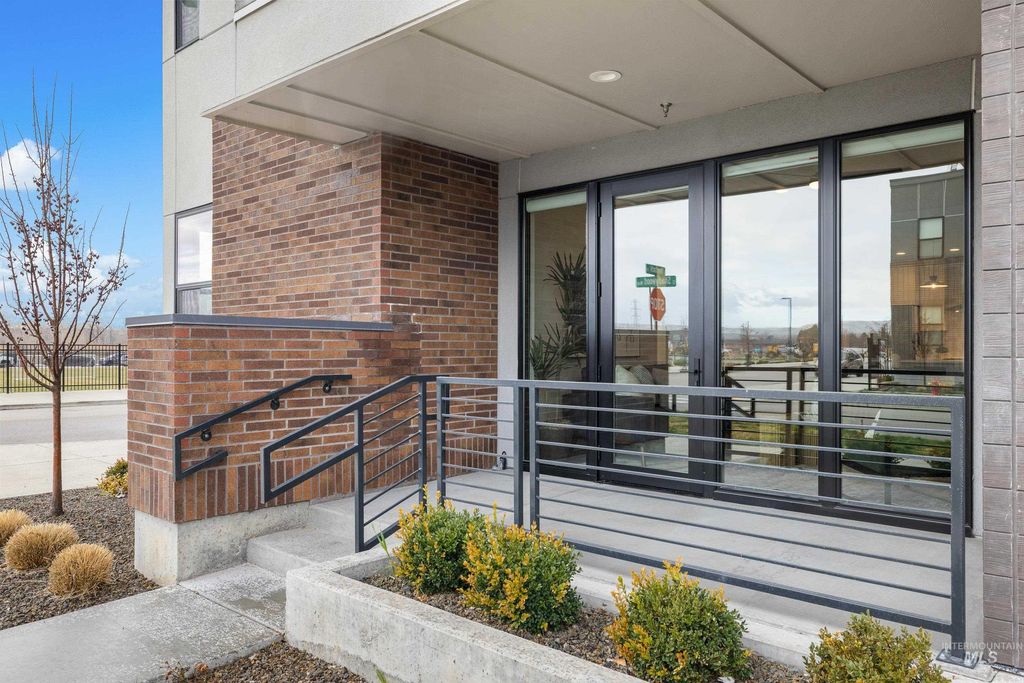 Photo of 4250 E Haystack St #105, Boise, ID 83716 (MLS # 98977106)