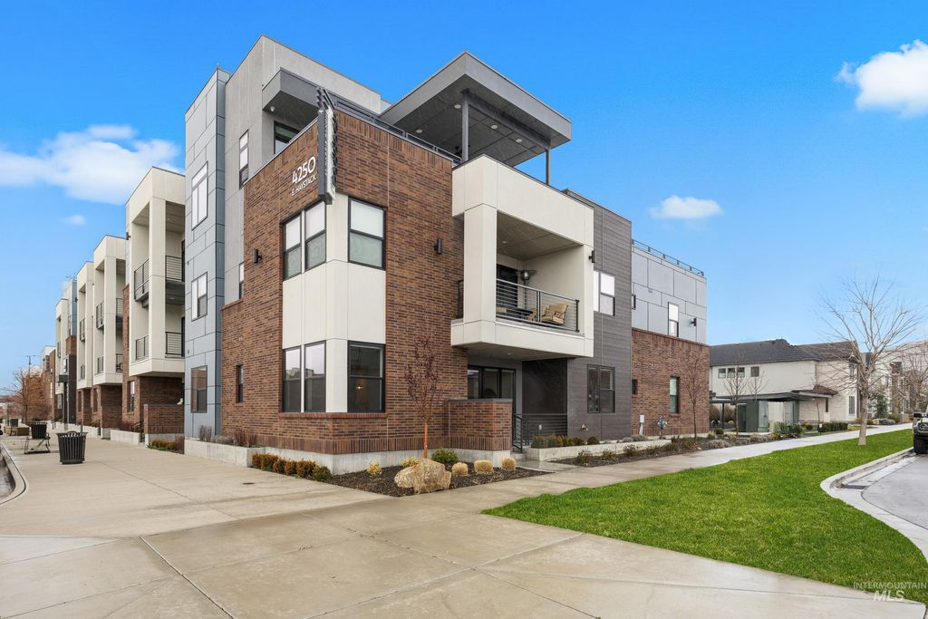 Photo of 4250 E Haystack St #105, Boise, ID 83716 (MLS # 98977106)