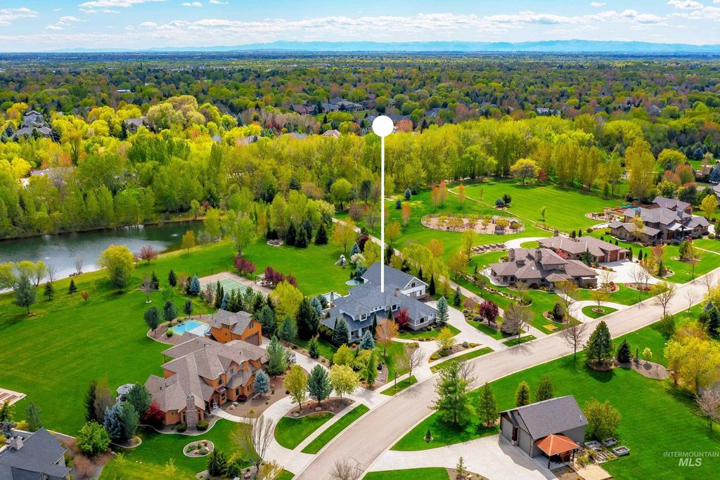 Photo of 2230 N Vizcaya Way, Eagle, ID 83616 (MLS # 98984184)