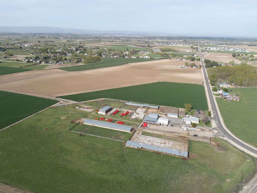 Photo of 7305 E Locust Ln, Nampa, ID 83686 (MLS # 98983566)