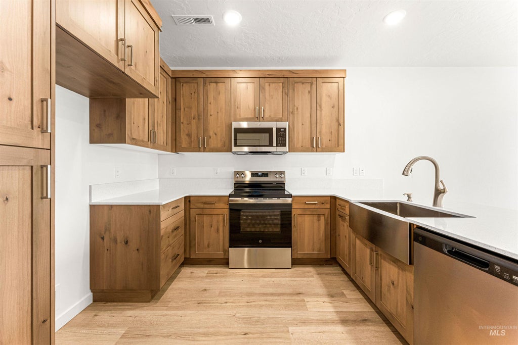 Photo of 2336 S Bayne Lane, Nampa, ID 83686 (MLS # 98992614)
