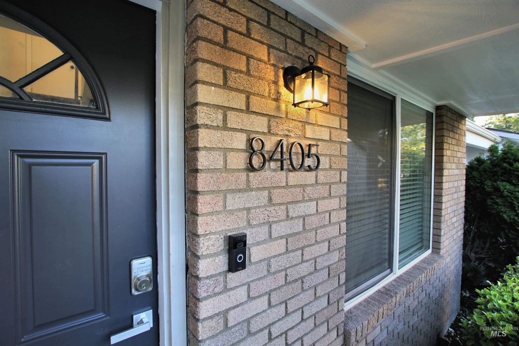 Photo of 8405 W Rifleman St, Boise, ID 83704 (MLS # 98965101)