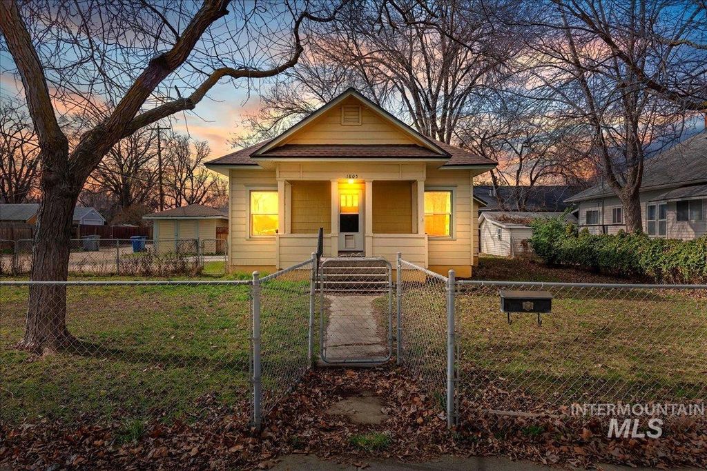 Photo of 1805 S 3rd Street, Nampa, ID 83651 (MLS # 98976657)