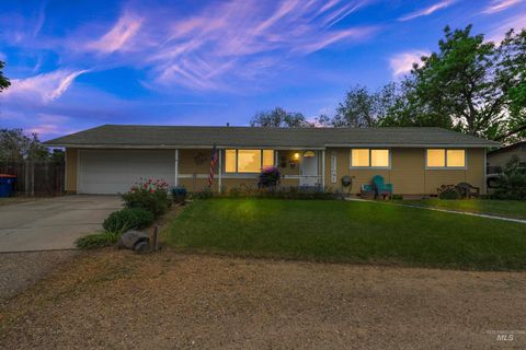 Photo of 11207 W Chapin Ave, Boise, ID 83709 (MLS # 98985522)