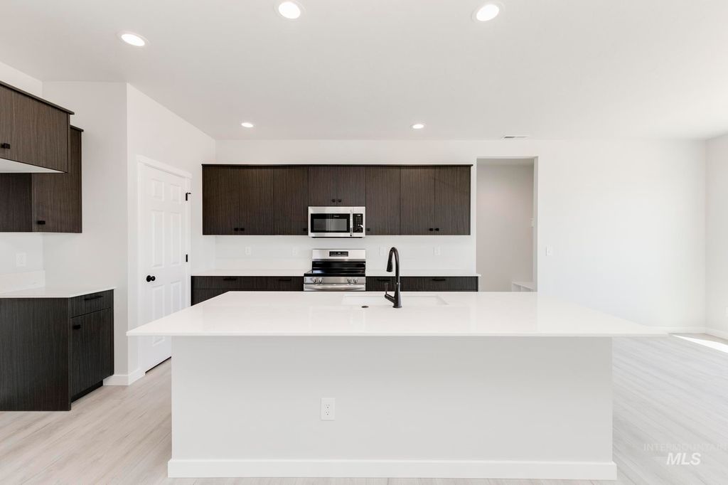 Photo of 1196 W Pack River Dr, Meridian, ID 83642 (MLS # 98983775)