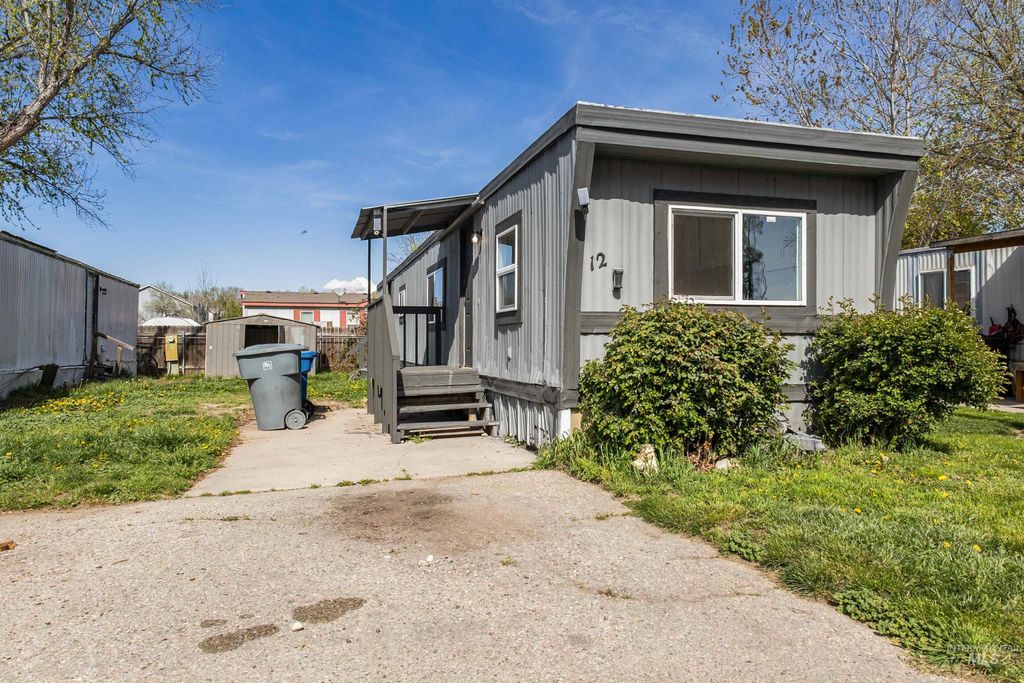 Photo of 408 E 51st St #12, Garden City, ID 83714 (MLS # 98990275)