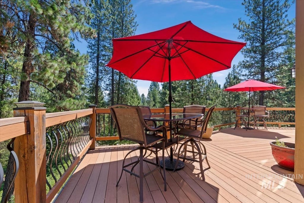 Photo of 20 Shadow Rd, Garden Valley, ID 83622 (MLS # 98993648)