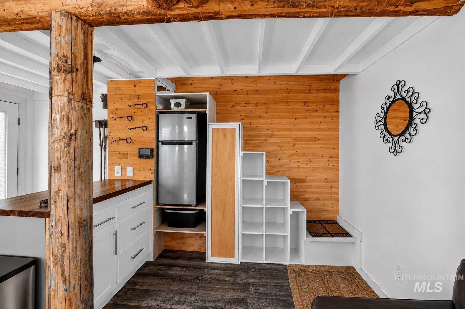 Exposed wood beam and post accents