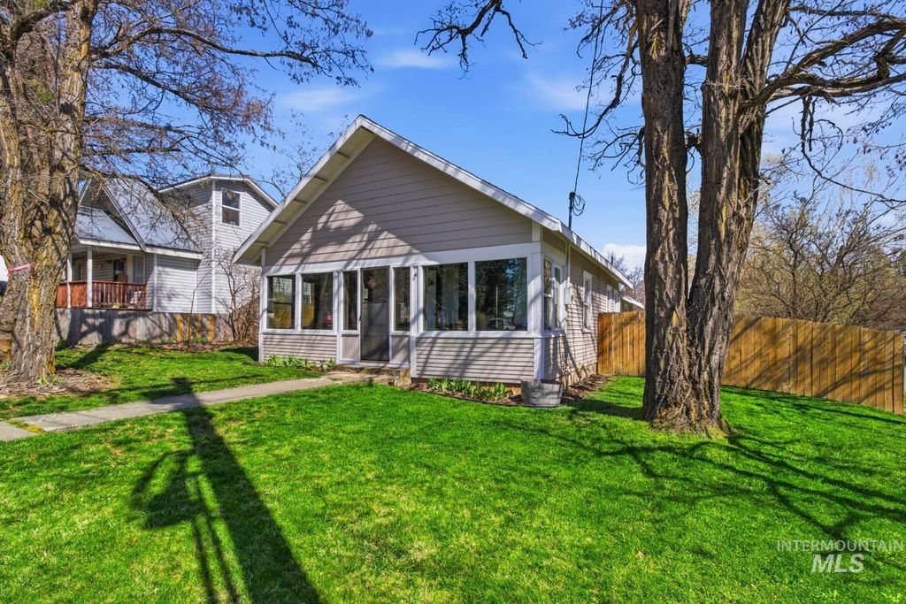 Photo of 600 Main St, Deary, ID 83832 (MLS # 98981224)