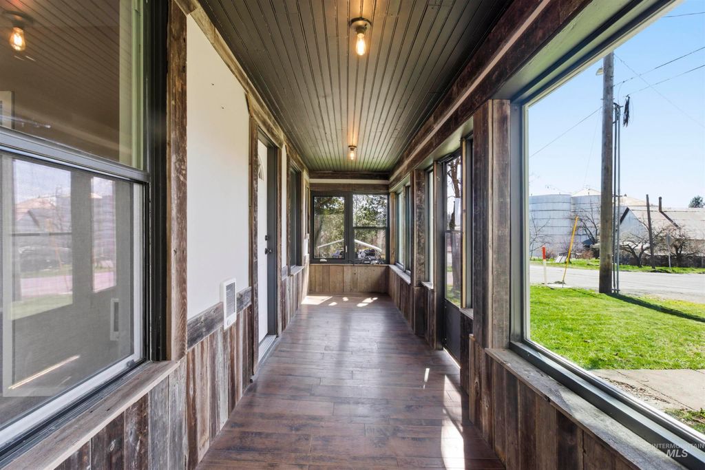 Photo of 600 Main St, Deary, ID 83832 (MLS # 98981224)