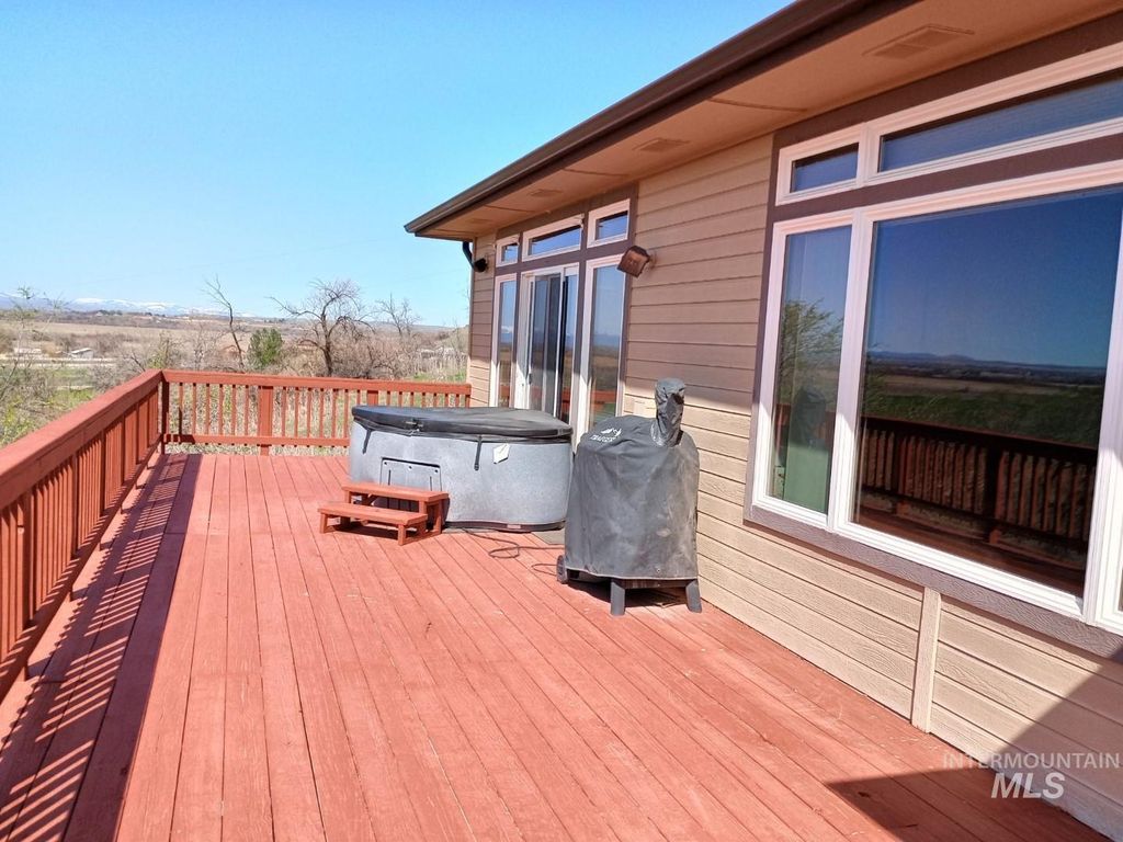 Photo of 1280 SW 3rd Ave, Fruitland, ID 83619 (MLS # 98935999)